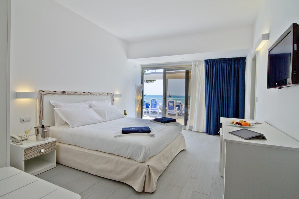 Hotel Miramare Marina di Ragusa Oda fotoğraf